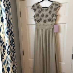 Brand new, gorgeous formal gown